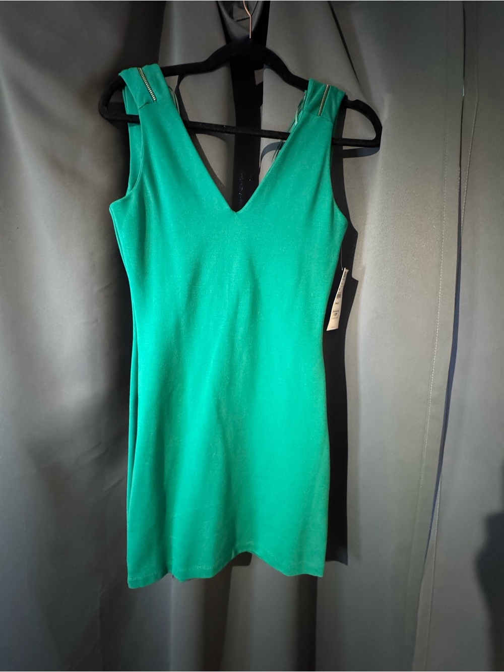 NEW ZARA Emerald Green Deep V Mini Dress – NWT – Size M